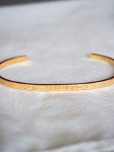 Load image into Gallery viewer, DREAM BELIEVE ACHIEVE | Bracelet in gold