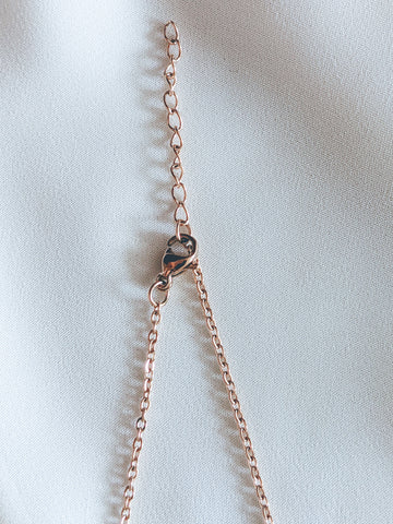 HAPPINESS IS EVERYWHERE | Necklace in gold